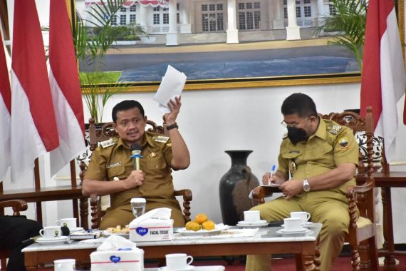 Bupati Sumedang Minta Jajarannya Gerak Cepat Cegah Potensi Bencana Dampak La Nina - JPNN.COM