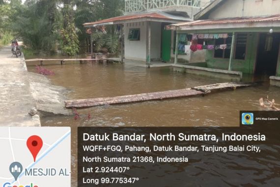Hari Kelima, Banjir di Tanjung Balai Belum Juga Surut - JPNN.COM