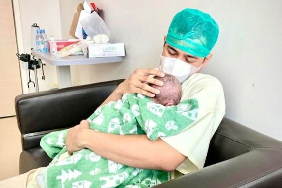 Nagita Slavina Melahirkan Anak Kedua, Raffi Ahmad Bilang Begini - JPNN.COM