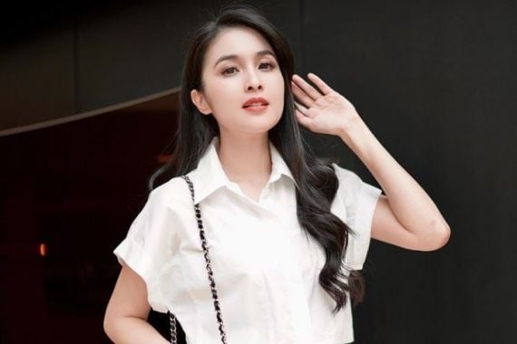 Akun YouTube Hilang, Sandra Dewi Sengaja Istirahat dari Medsos? - JPNN.COM