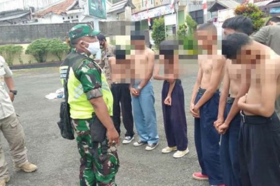 Tak Terima Pacar Digoda, Pelajar SMP Berbuat Nekat, Bawa Gergaji - JPNN.COM