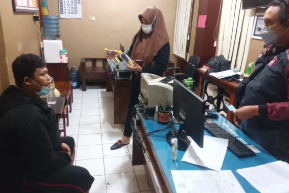 Polresta Yogyakarta Amankan 2 Remaja, Ada Barang Terlarang di Dalam Jok - JPNN.COM