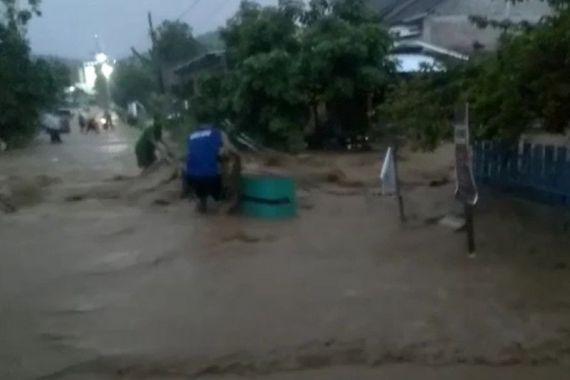 Kudus Kembali Dilanda Banjir Bandang, Puluhan Rumah Terdampak - JPNN.COM