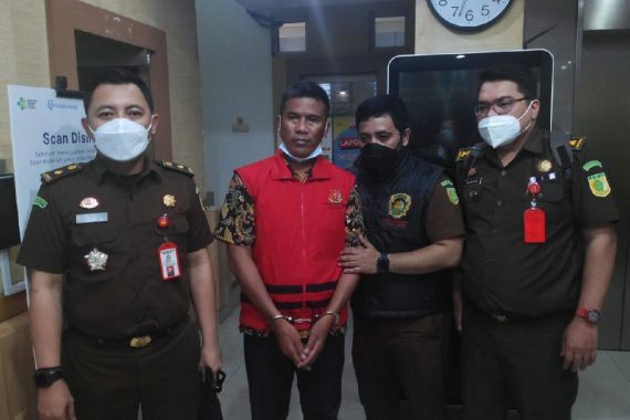 Terlibat Mafia Tanah Rp 3,3 Miliar, Mantan Kades di Kabupaten Bandung Dijebloskan ke Tahanan  - JPNN.COM