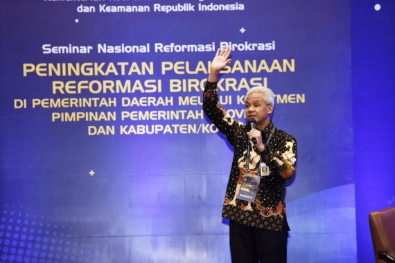 Ganjar Pranowo Kesal Masih Ada Praktik Pungli, Bisa Capai Rp3 Miliar - JPNN.COM