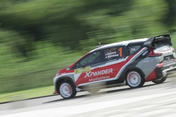 Sabet Juara Nasional Sprint Rally 2021, Rifat: Ini Gila, Balapan Pakai Mobil Keluarga - JPNN.COM