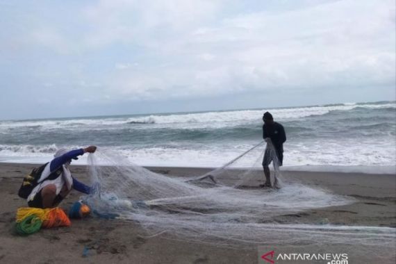 Alat Pendeteksi Tsunami di Laut Cianjur Rusak - JPNN.COM