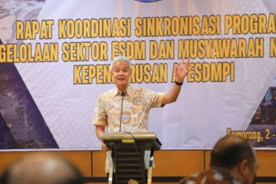 Ganjar Pranowo Minta Pemerintah tak Asal Memberikan Izin Penambangan - JPNN.COM