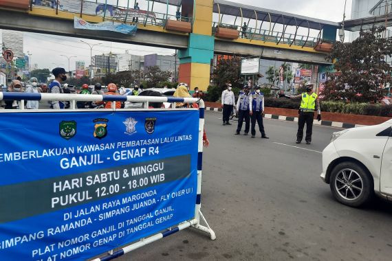 Hari Pertama Uji Coba Ganjil Genap, Warga Depok Mengeluh - JPNN.COM