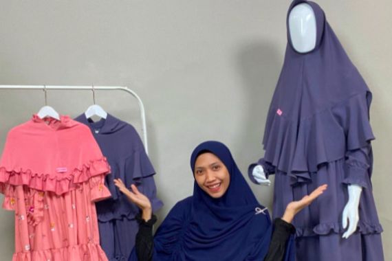 Omzet Capai Rp 30-100 Juta per Bulan, Khaireen Bakal Merambah Bisnis Fashion Muslim Dewasa - JPNN.COM