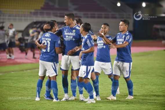 Gulung Madura United, Persib Bandung Kudeta Arema FC - JPNN.COM