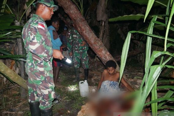 Mama Novita Melahirkan di Hutan Saat Malam Hari, Untung Dibantu Prajurit TNI - JPNN.COM