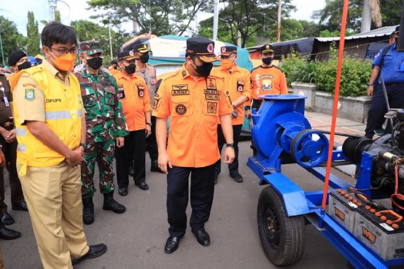 Wali Kota Tangerang Lakukan Hal Ini Untuk Antisipasi Banjir - JPNN.COM