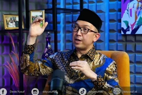 Iwan Syahril Minta Pemda Jangan Takut Mengangkat Guru Honorer - JPNN.COM