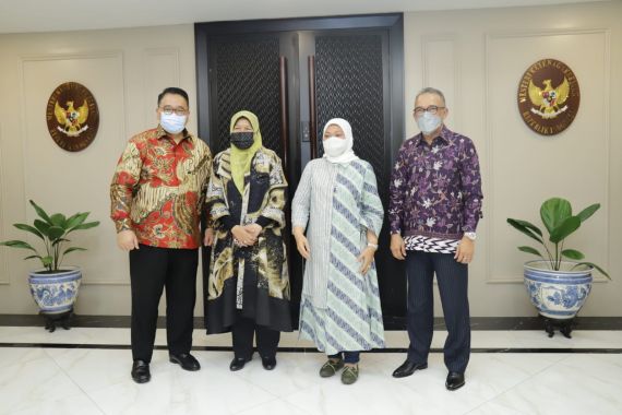 Malaysia Butuh 32 Ribu Pekerja, Menaker Ida Fauziyah Belum Kabulkan, Begini Alasannya - JPNN.COM