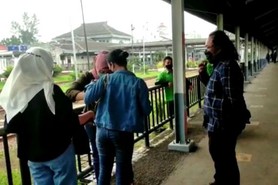 Detik-Detik Penangkapan Siskaeee, Diikuti Polwan, Lalu Diadang Polisi Gondrong, Lihat Penampilannya - JPNN.COM