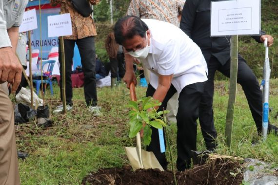 Pesan Menteri Sofyan Saat Serahkan 141,5 Hektare Tanah Redistribusi Kepada Masyarakat - JPNN.COM
