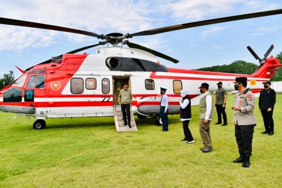 Tinjau Korban Erupsi Gunung Semeru, Jokowi Bilang Begini - JPNN.COM