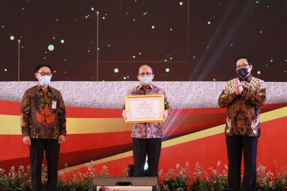 Kemnaker Raih Predikat Sangat Baik dalam Anugerah Meritokrasi - JPNN.COM