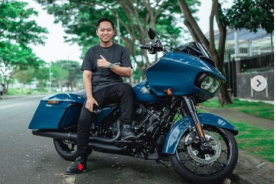 Selebgram Ini Lelang Motor Harley Davidson untuk Bantu Korban Erupsi Gunung Semeru - JPNN.COM
