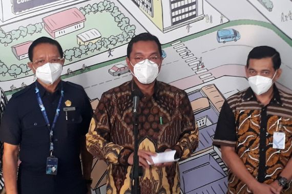 Ditanya Soal Direksi TransJakarta Menonton Tari Perut, Dirut Yana: Enggak, Terima Kasih - JPNN.COM