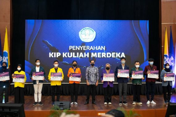 Kemendikbudristek Buka Pendaftaran Program KIP Kuliah Merdeka 2024, Kuota 985.577 Mahasiswa  - JPNN.COM