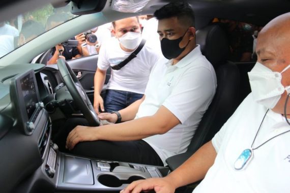 Kabar Baik Bagi Warga Medan Pencinta Mobil Listrik - JPNN.COM