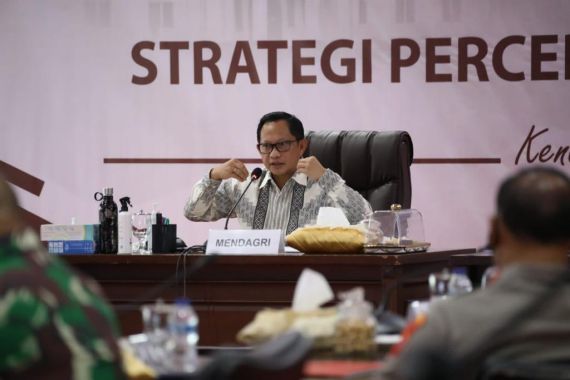Tito, Firli dan Azwar Berdiskusi Soal Kepala Daerah Terjaring OTT KPK - JPNN.COM