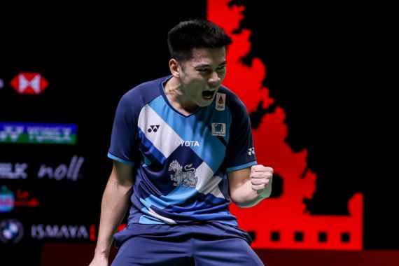 Contek Gaya Bermain Kento Momota, Raja Asia Tenggara Menggila di Kejuaraan Dunia 2022 - JPNN.COM