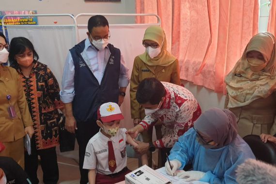 10 Ribu Anak di DKI Jakarta Mendapatkan Vaksin Dosis Pertama Hari Ini - JPNN.COM