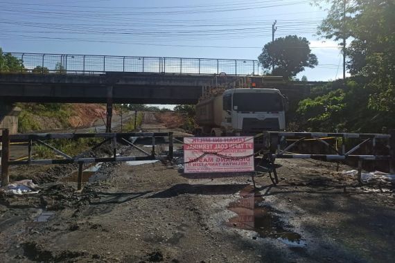 Guru Besar ULM Sebut Pemda Tapin Mampu Tuntaskan Perkara Jalan Hauling - JPNN.COM