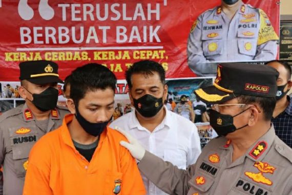 Debt Collector Pembakar Rumah Warga di Batubara sudah Ditangkap, Nih Tampangnya - JPNN.COM