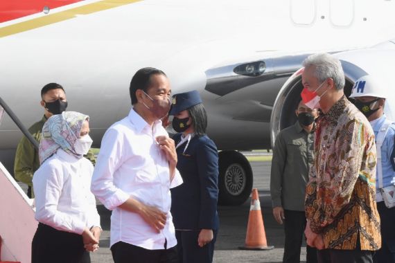 Tiba di Jateng, Jokowi Disambut Ganjar, Apa Agendanya? - JPNN.COM