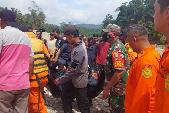 Mayat Mr X Ditemukan di Air Terjun Kedabuhan, Diduga Korban Mobil Terjun ke Jurang - JPNN.COM