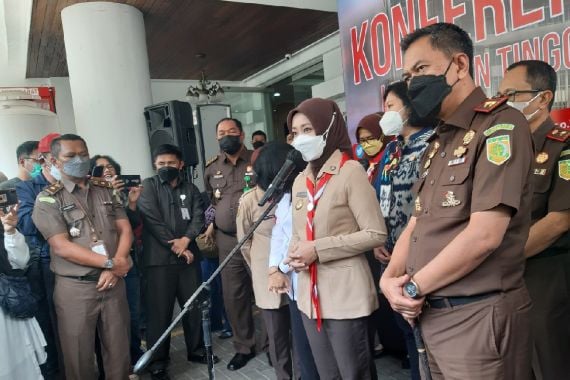 Istri Ridwan Kamil Ungkap Jumlah Korban Guru Pesantren Cabul yang Sebenarnya - JPNN.COM