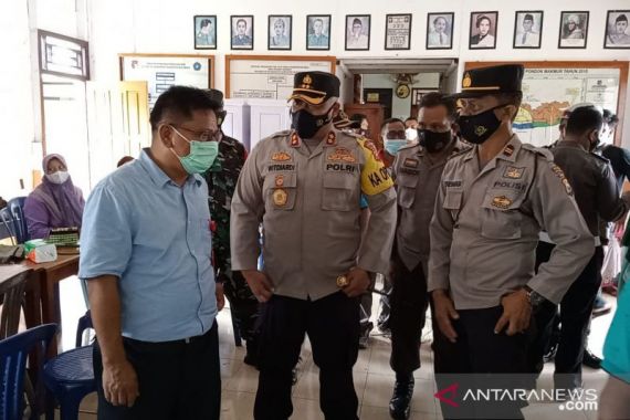 Pak Guru Wayan Dikeroyok Wali Murid, Polisi Bergerak - JPNN.COM