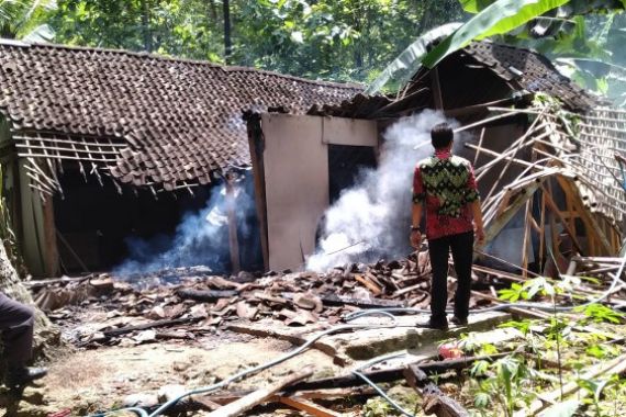 ODGJ di Kulon Progo Membakar Rumah Orang Tuanya - JPNN.COM