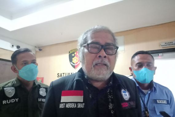 Arist Merdeka Sirait: Kalau Anak-anak Indonesia Sakit, Berarti Ada yang Diuntungkan? - JPNN.COM