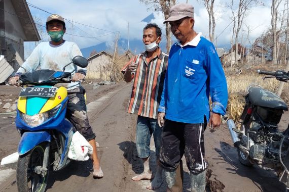 Harta Benda Pengungsi Erupsi Gunung Semeru Raib, Warga Sweeping Pendatang - JPNN.COM