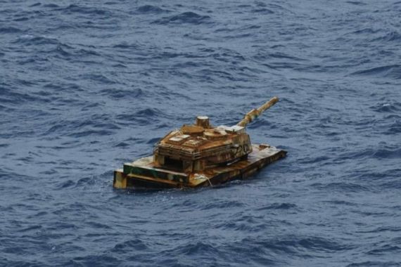 Heboh Penemuan Benda Mirip Tank Tempur di Laut Natuna, Pemiliknya Ternyata - JPNN.COM