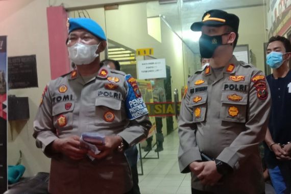 Kompol Tomi Ungkap Fakta Berbeda Soal Oknum Polisi Diduga Memeras Istri Tahanan - JPNN.COM