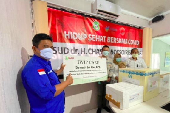 PT IWIP Serahkan Bantuan ke Sejumlah Rumah Sakit di Maluku Utara - JPNN.COM