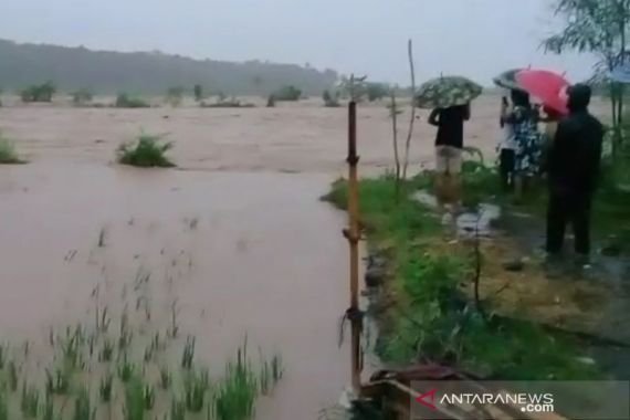 Fasilitas Umum, Pertanian, dan Rumah Warga Rusak Diterjang Banjir Bandang-Longsor - JPNN.COM