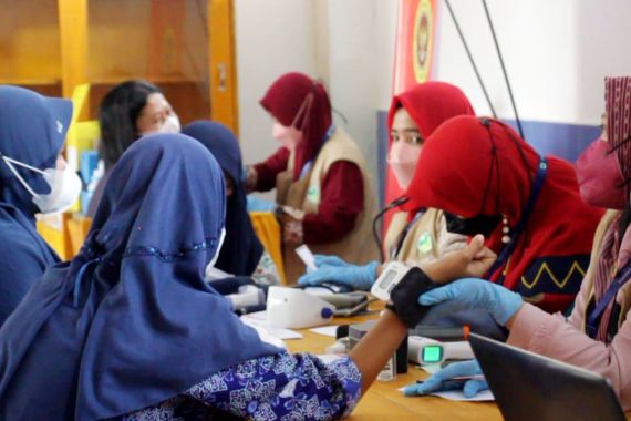 Binda Banten Lanjutkan Vaksinasi Anak Usia 6-11 Tahun - JPNN.COM