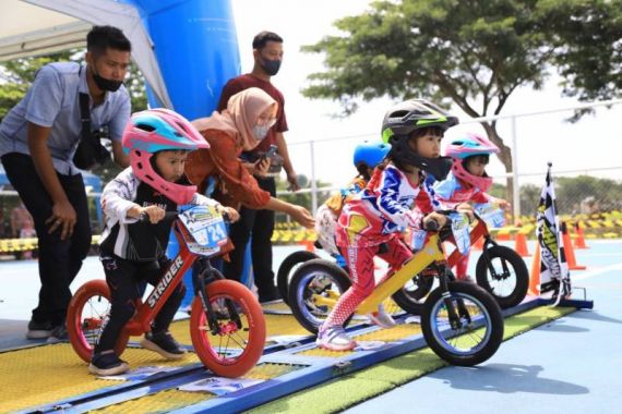 Latih Motorik Anak, Decathlon Tangerang Gelar Race Pushbike - JPNN.COM