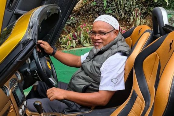 Viral Pria Mirip Habib Bahar Menyetir Mobil, Satu Kaki di Kemudi, Ichwan Tuankotta Bilang Begini - JPNN.COM