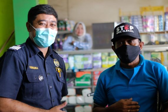 Bea Cukai Lakukan Operasi Pasar untuk Cegah Peredaran Rokok Ilegal - JPNN.COM