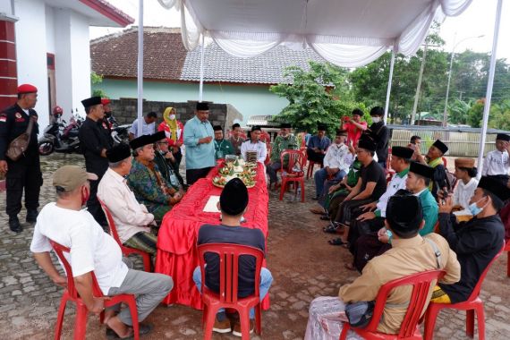 DPD PDIP Lampung Turut Memeriahkan Muktamar Ke-34 NU  - JPNN.COM