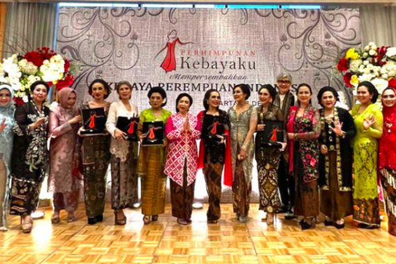 100 Wanita Berkebaya di Hari Ibu, Siap Bawa Kebaya Mendunia - JPNN.COM