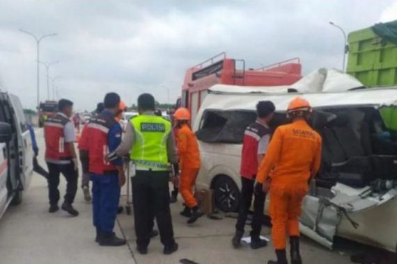 Kecelakaan Maut Minibus Rombongan Guru di Tol Lampung, 4 Tewas, 11 Luka-Luka - JPNN.COM